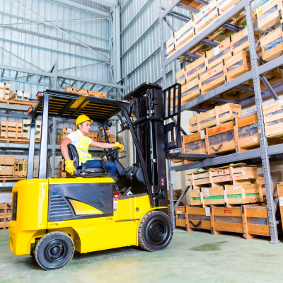 Montacargas y almacenes